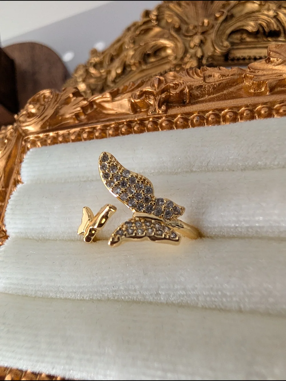 Gold Butterfly Pavé Ring Size: 6